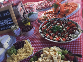 Essen und Trinken bei Bauer Reinhart im Steigerwald Essen und Trinken bei Bauer Reinhart im Steigerwald